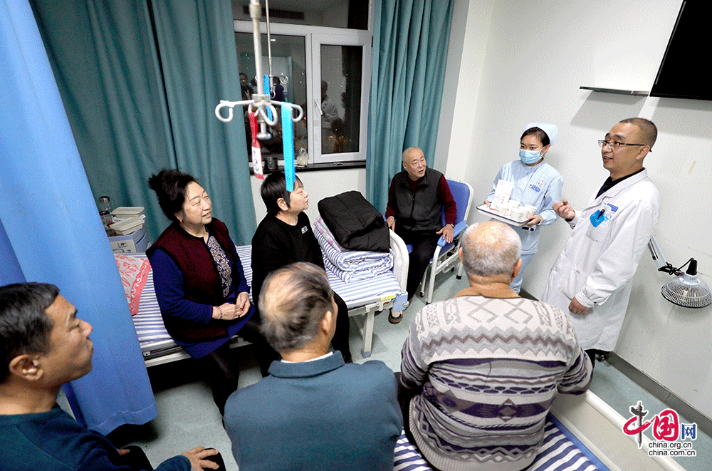 晋中市医护人员跨年夜 坚守岗位 守护健康