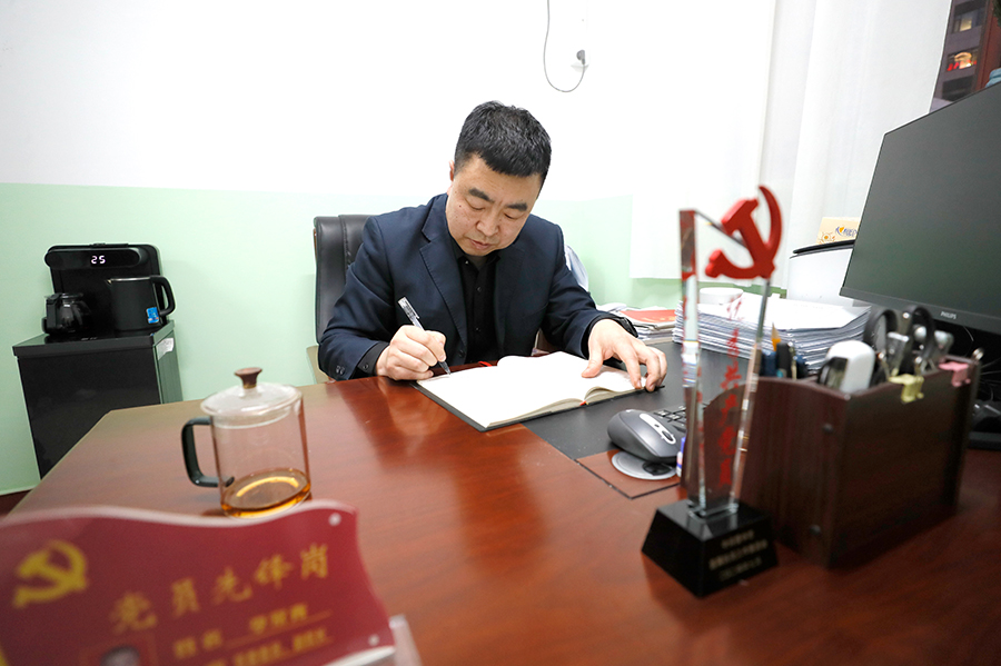 晋中市中医院：除夕“医”暖，情满病房