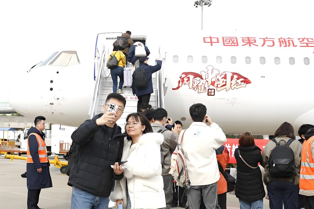 国产大飞机C919首飞上海虹桥—沈阳航线