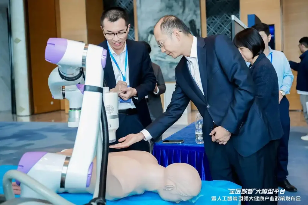 全国首个区域医疗大模型平台落地深圳宝安！“AI+医疗”开启全民健康管理新时代