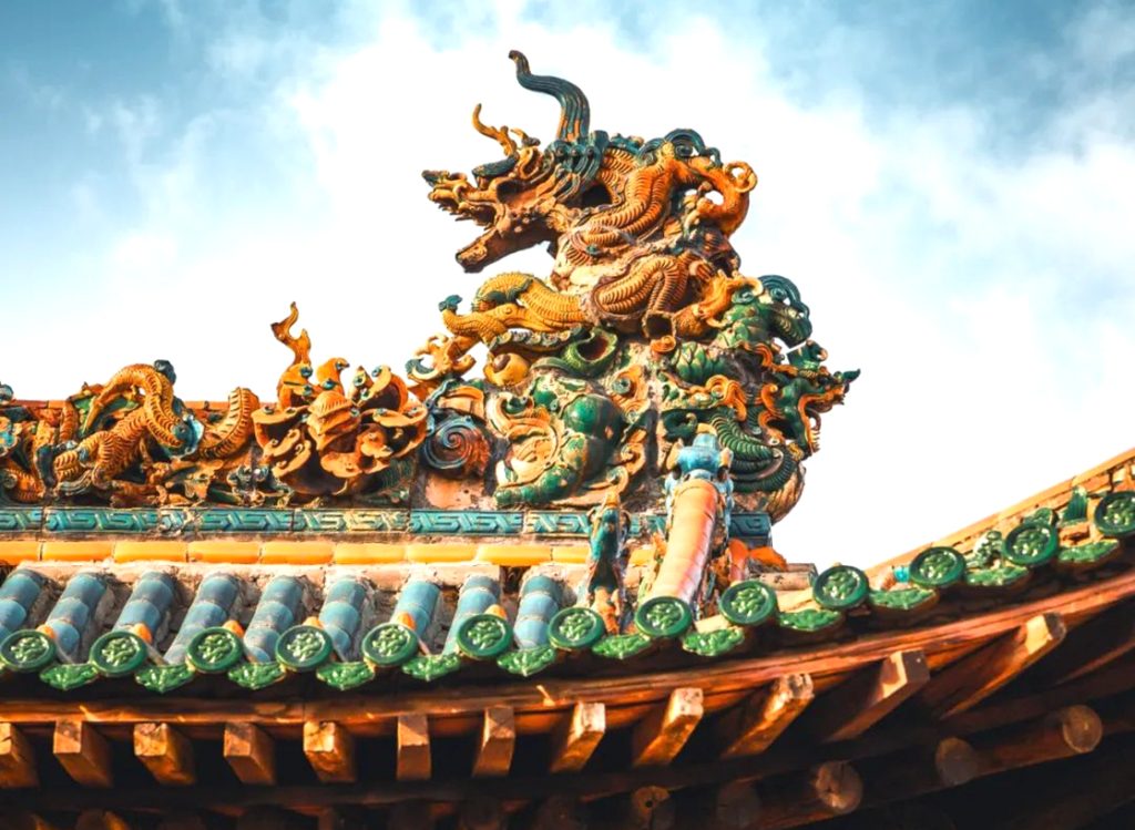 山西介休：解码中国琉璃艺术的千年光影