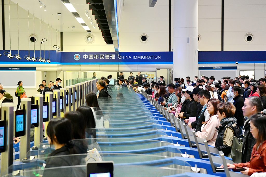 单日入境11.9万人次！深圳湾口岸刷新开通以来客流纪录