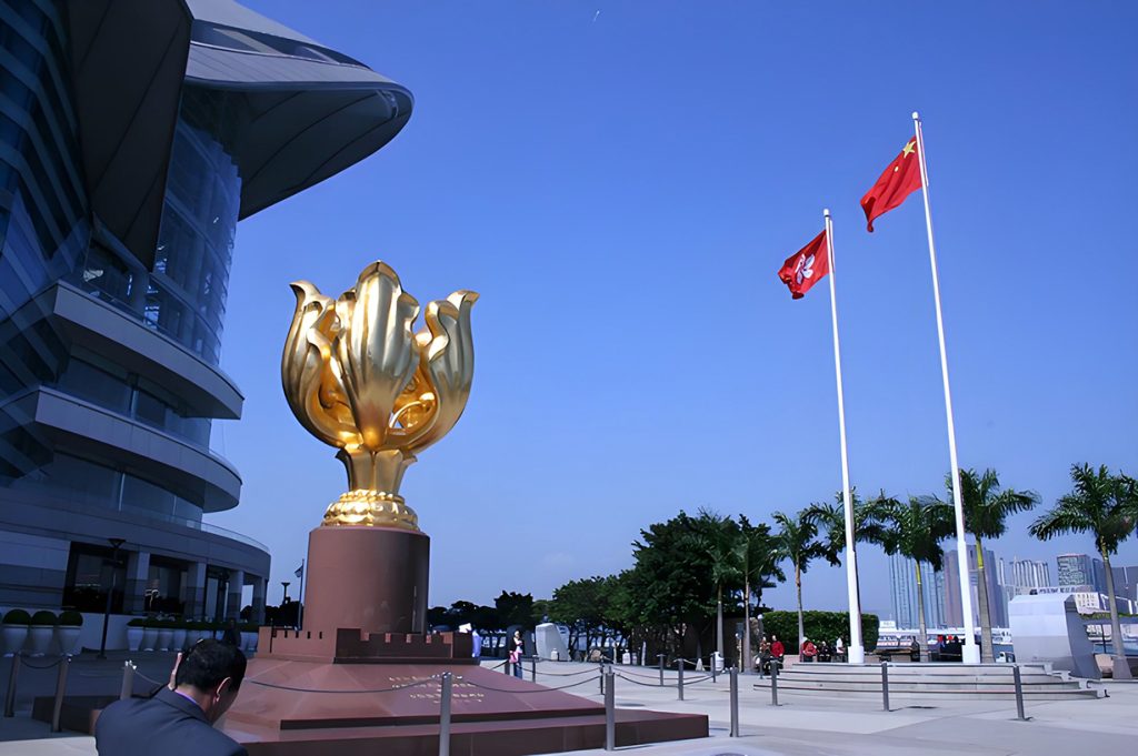 破茧成蝶正当时：香港在“由治及兴”新征程上勇毅前行