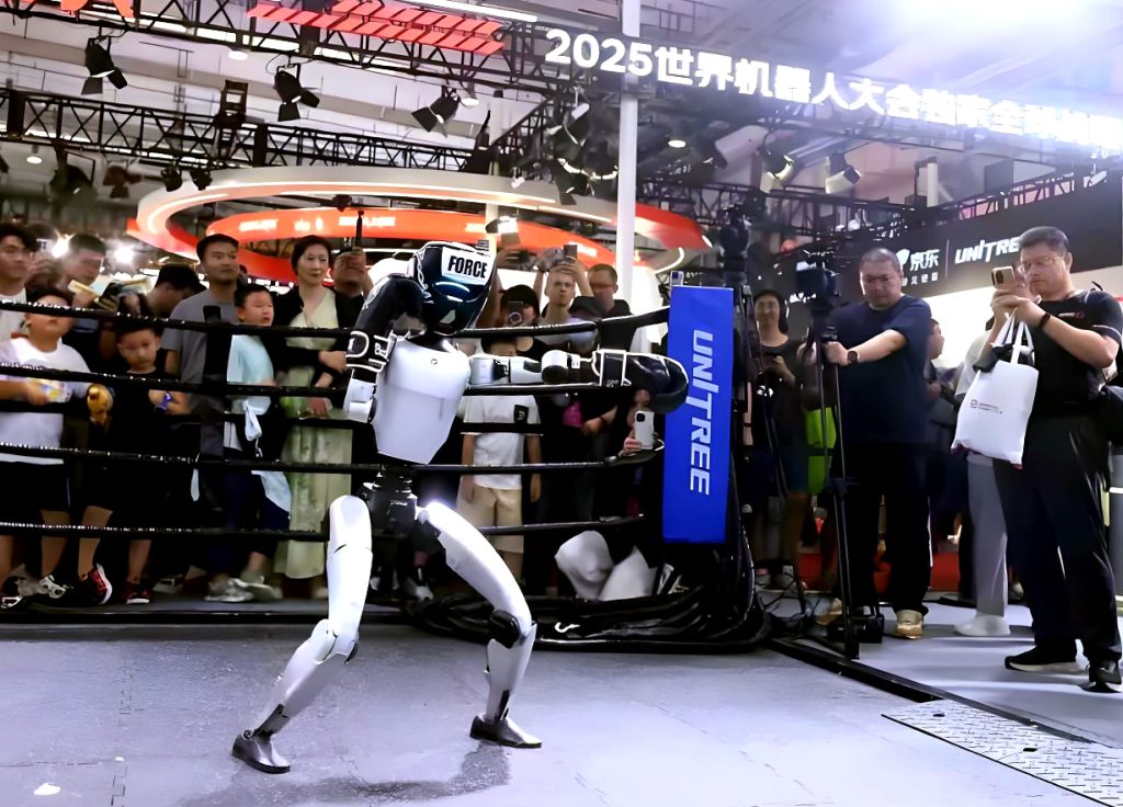 2025 世界机器人大会北京启幕 人形机器人成焦点 中国产业稳居全球第一梯队