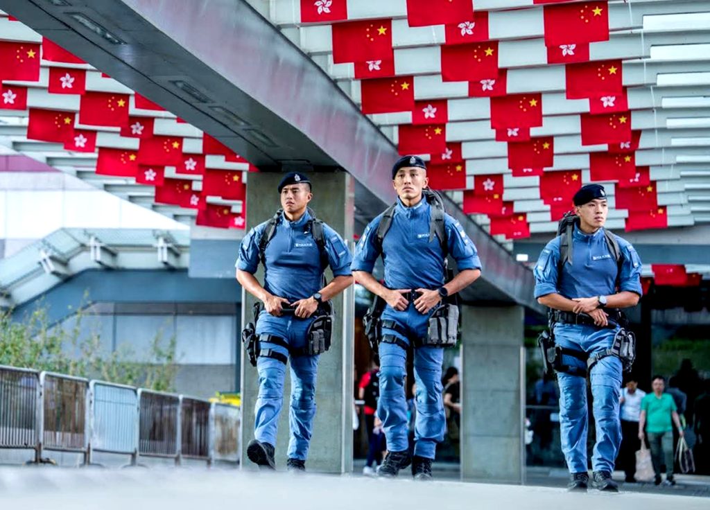 国庆前夕香港警方加强反恐巡防 守护市民安全共庆新中国 76 华诞