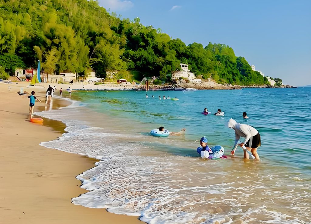 深圳东涌沙滩12月1日起临时免费开放 游玩需注意这些事项